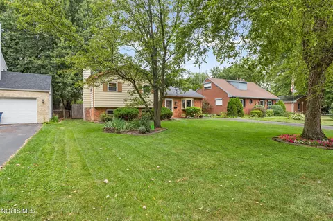 4122 Oakcrest Rd, Toledo, OH 43623