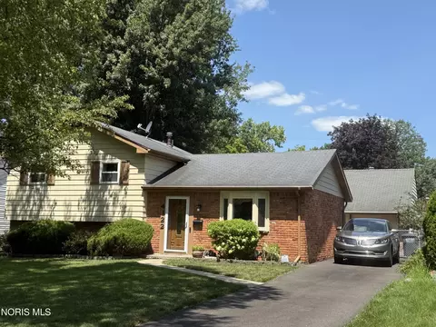 4122 Oakcrest Rd, Toledo, OH 43623