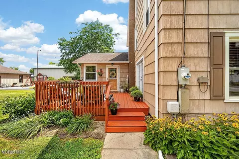Exterior - 402 E Zimmerman St, Forest, OH 45843 photo 7 of 14