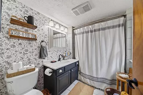 Bath - 402 E Zimmerman St, Forest, OH 45843 photo 1 of 2