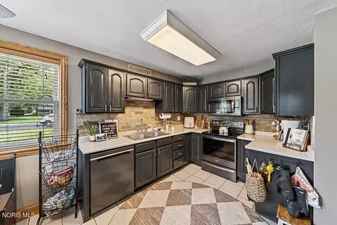 Kitchen - 402 E Zimmerman St, Forest, OH 45843 photo 4 of 6