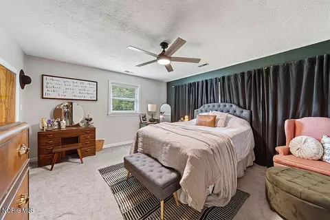 Bedroom - 402 E Zimmerman St, Forest, OH 45843 photo 6 of 7