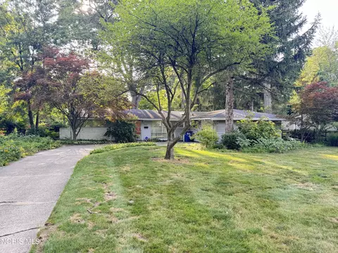 3534 E Lincolnshire Blvd, Toledo, OH 43606