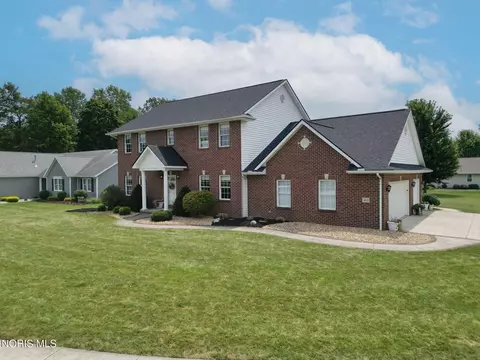 Exterior - 413 Oak St, Ada, OH 45810 photo 2 of 9