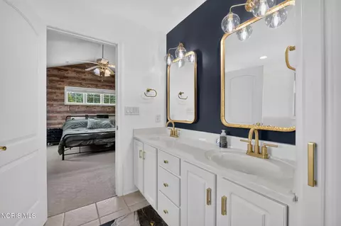 Bath - 413 Oak St, Ada, OH 45810 photo 3 of 3