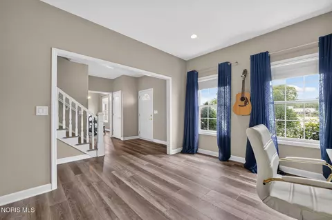 Entry Way - 413 Oak St, Ada, OH 45810 photo 3 of 4
