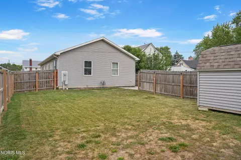Exterior - 327 S Walnut St, Bryan, OH 43506 photo 2 of 3