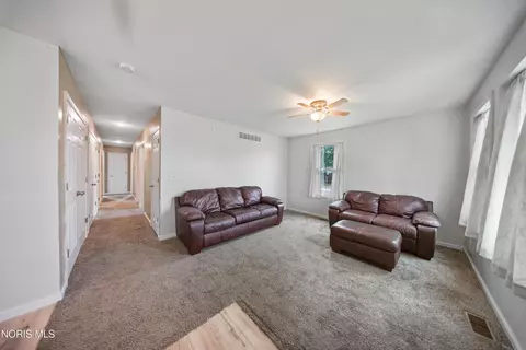 Entry Way - 327 S Walnut St, Bryan, OH 43506 photo 2 of 3