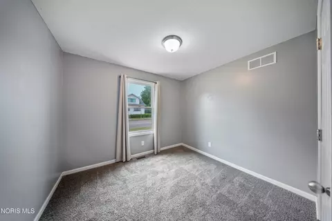 Bedroom - 327 S Walnut St, Bryan, OH 43506 photo 2 of 3
