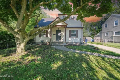 1125 Searles Rd, Toledo, OH 43607