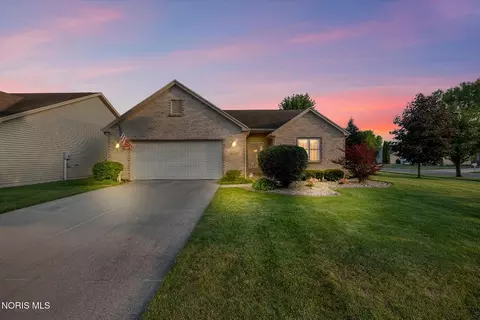 4413 E Crystal Ridge Dr, Maumee, OH 43537