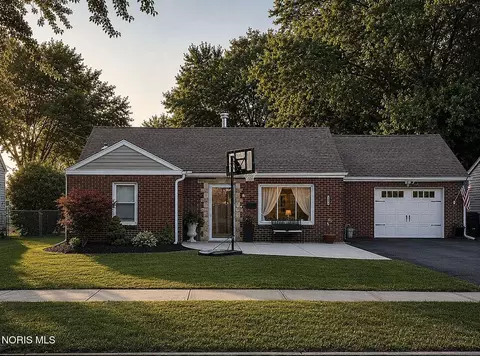 1504 Crystal Ave, Findlay, OH 45840
