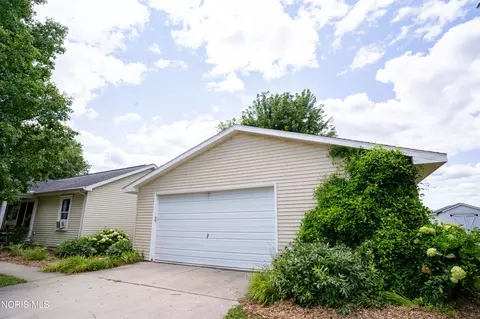 Exterior - 401 Degroff Ave, Archbold, OH 43502 photo 6 of 6