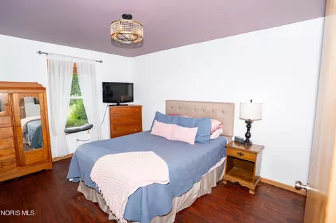 Bedroom - 401 Degroff Ave, Archbold, OH 43502 photo 2 of 5