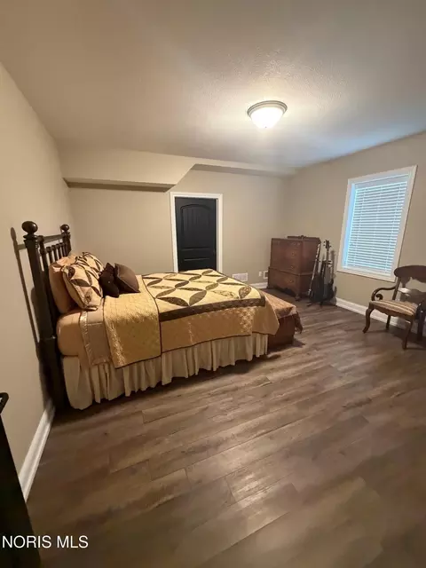 Bedroom - 4045 Coder Cove Ct, Maumee, OH 43537 photo 5 of 5