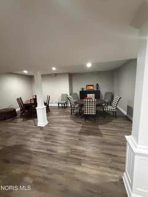 Dining - 4045 Coder Cove Ct, Maumee, OH 43537 photo 2 of 2