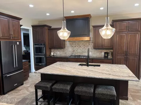 Kitchen - 4045 Coder Cove Ct, Maumee, OH 43537 photo 2 of 6