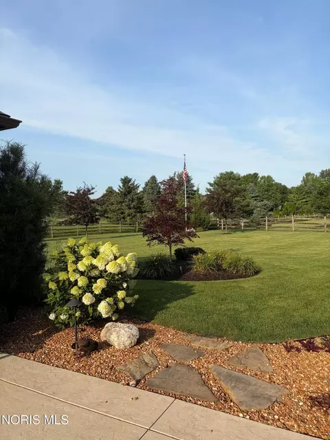 Exterior - 4045 Coder Cove Ct, Maumee, OH 43537 photo 2 of 6