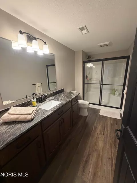Bath - 4045 Coder Cove Ct, Maumee, OH 43537 photo 9 of 9