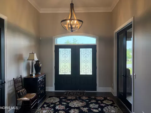 Entry Way - 4045 Coder Cove Ct, Maumee, OH 43537 photo 2 of 8
