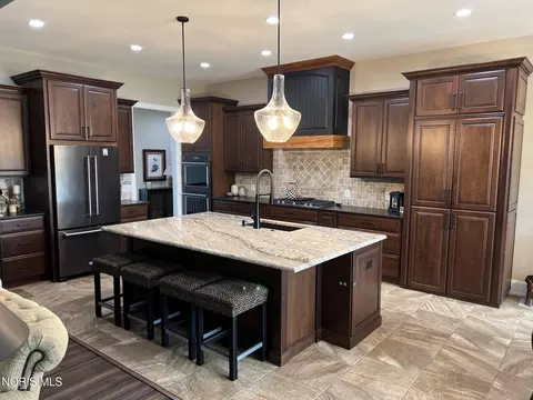 Kitchen - 4045 Coder Cove Ct, Maumee, OH 43537 photo 3 of 6