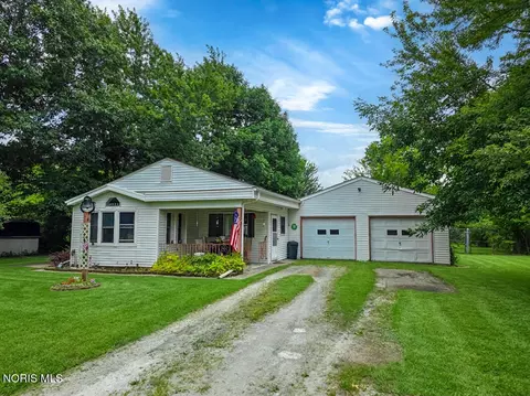 5440 W Fremont Rd, Port Clinton, OH 43452