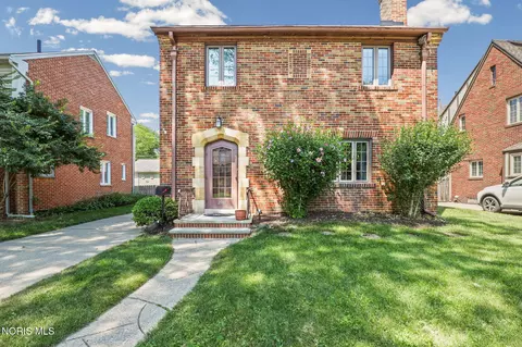 2907 Goddard Rd, Toledo, OH 43606