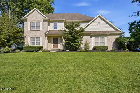 9033 Linden Lake Rd, Sylvania, OH 43560