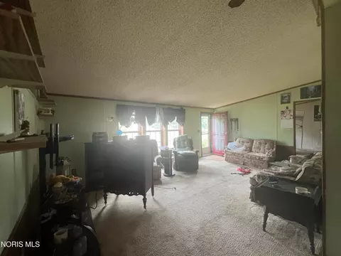 Living - 7908 Grubb St, Paulding, OH 45879 photo 2 of 4