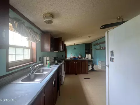 Kitchen - 7908 Grubb St, Paulding, OH 45879 photo 3 of 3