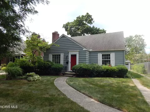2325 Densmore Dr, Toledo, OH 43606