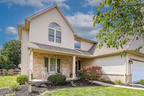 110 Hidden Meadow Dr, Holland, OH 43528