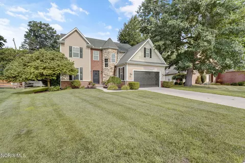 8306 Water Park Dr, Holland, OH 43528