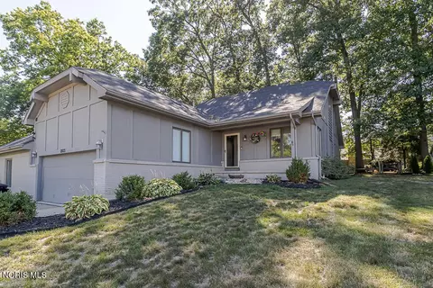 2923 Stoneleigh Dr, Toledo, OH 43617
