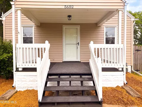 Exterior - 5652 Rudyard Rd, Sylvania, OH 43560 photo 4 of 10