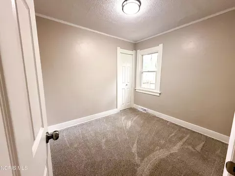 Bedroom - 5652 Rudyard Rd, Sylvania, OH 43560 photo 4 of 5