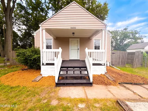 Exterior - 5652 Rudyard Rd, Sylvania, OH 43560 photo 3 of 10