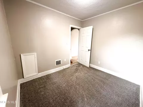Bedroom - 5652 Rudyard Rd, Sylvania, OH 43560 photo 3 of 5