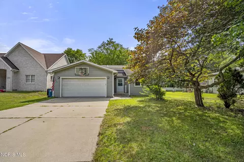 5744 Roan Rd, Sylvania, OH 43560