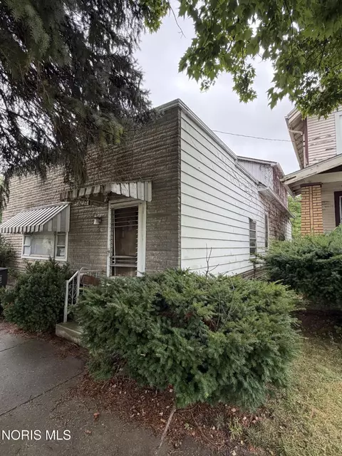 3237 Maple St, Toledo, OH 43608