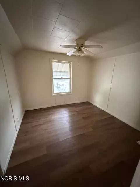 Bedroom - 3237 Maple St, Toledo, OH 43608 photo 5 of 7