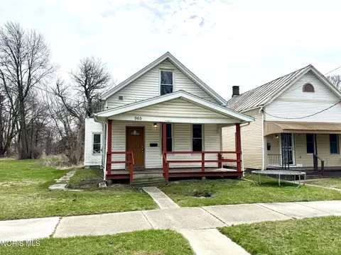 965 Curtis St, Toledo, OH 43609
