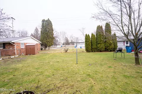 Exterior - 411 E South St, Bryan, OH 43506 photo 4 of 5