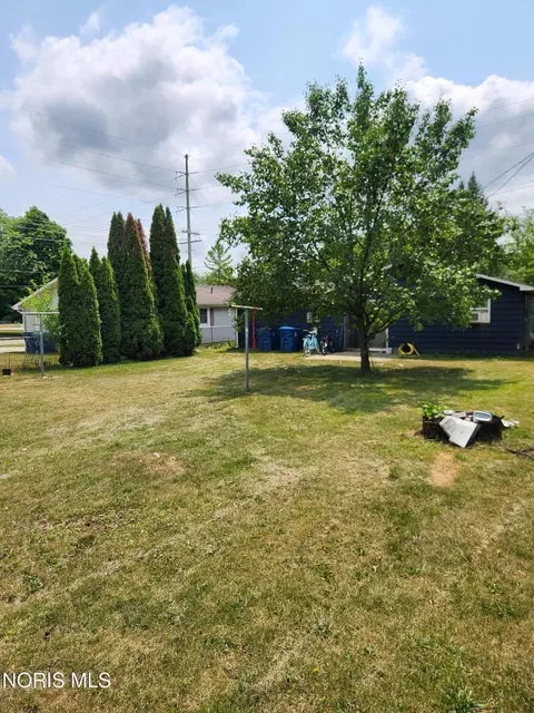 Exterior - 411 E South St, Bryan, OH 43506 photo 2 of 5
