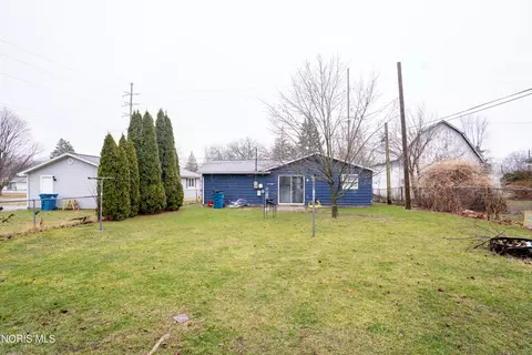 Exterior - 411 E South St, Bryan, OH 43506 photo 3 of 5