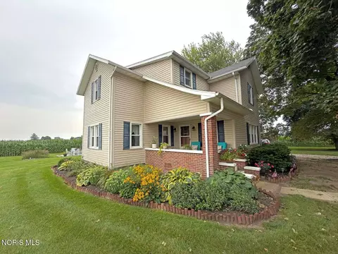 22050 Luckey Rd, Luckey, OH 43443