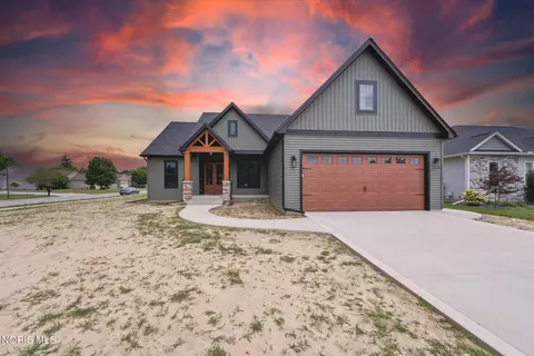 101 Ashberry Way, Swanton, OH 43558