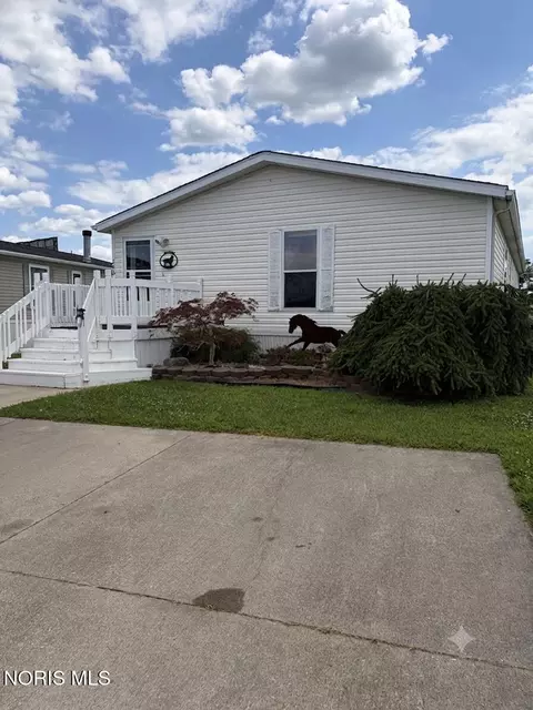 27484 Oregon Rd #242, Perrysburg, OH 43551