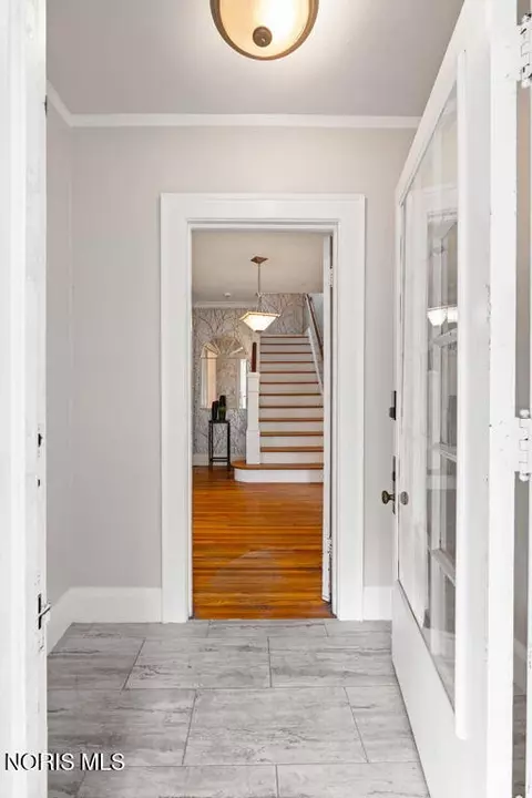 Entry Way - 1633 Potomac Dr, Toledo, OH 43607 photo 1 of 2