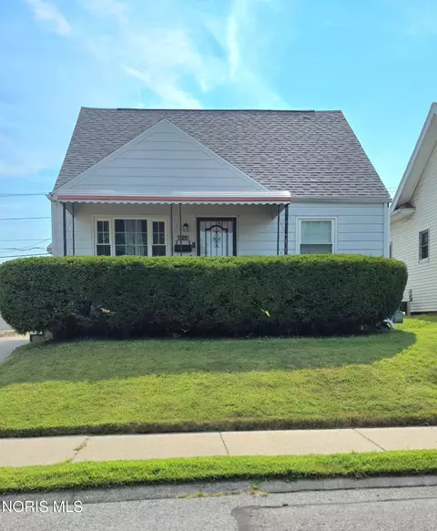 4240 Packard Rd, Toledo, OH 43612